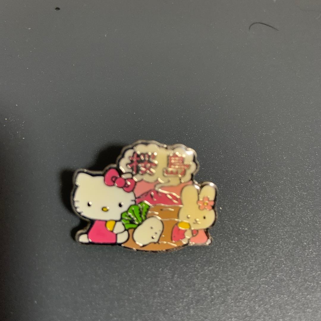 ハローキティピンバッジレア