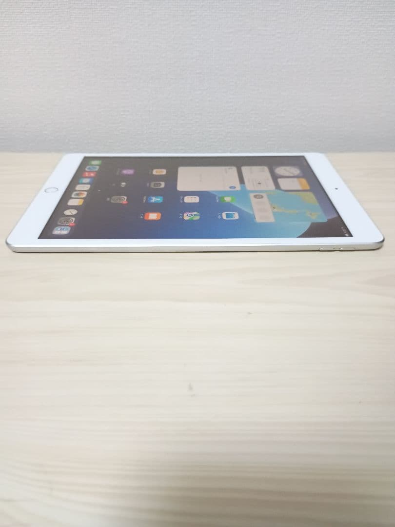 iPad　第七世代 シルバー Wi-Fiモデル Apple　32GB