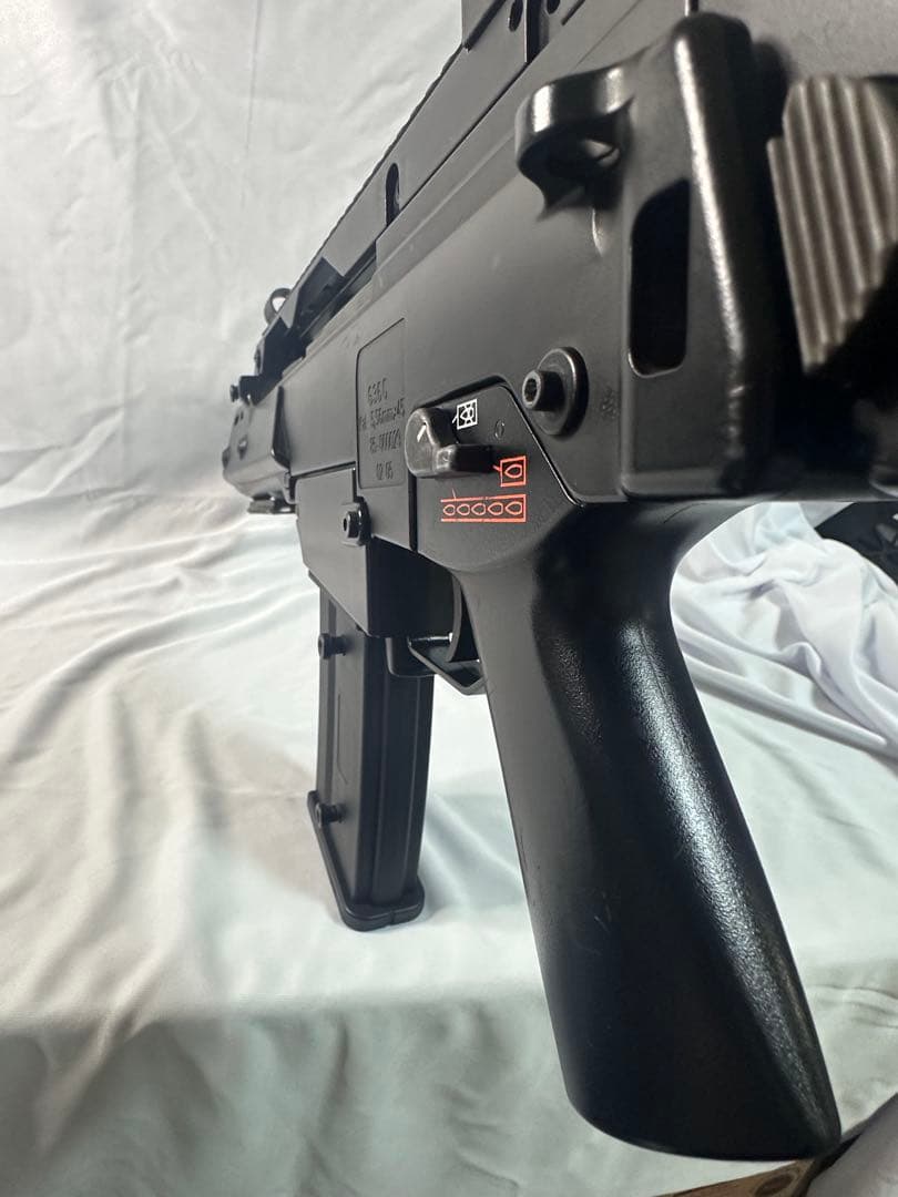 Tokyo marui G36c レッドドットとバッテリー 18歳以上