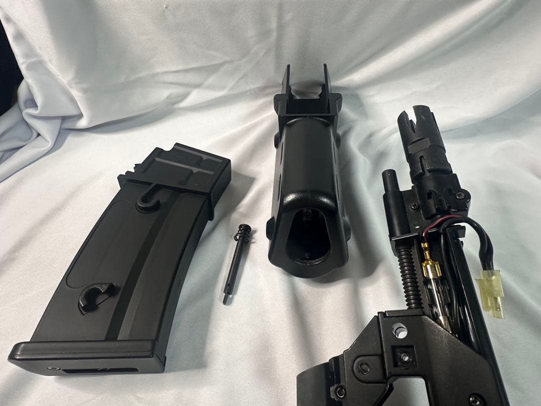 Tokyo marui G36c レッドドットとバッテリー 18歳以上