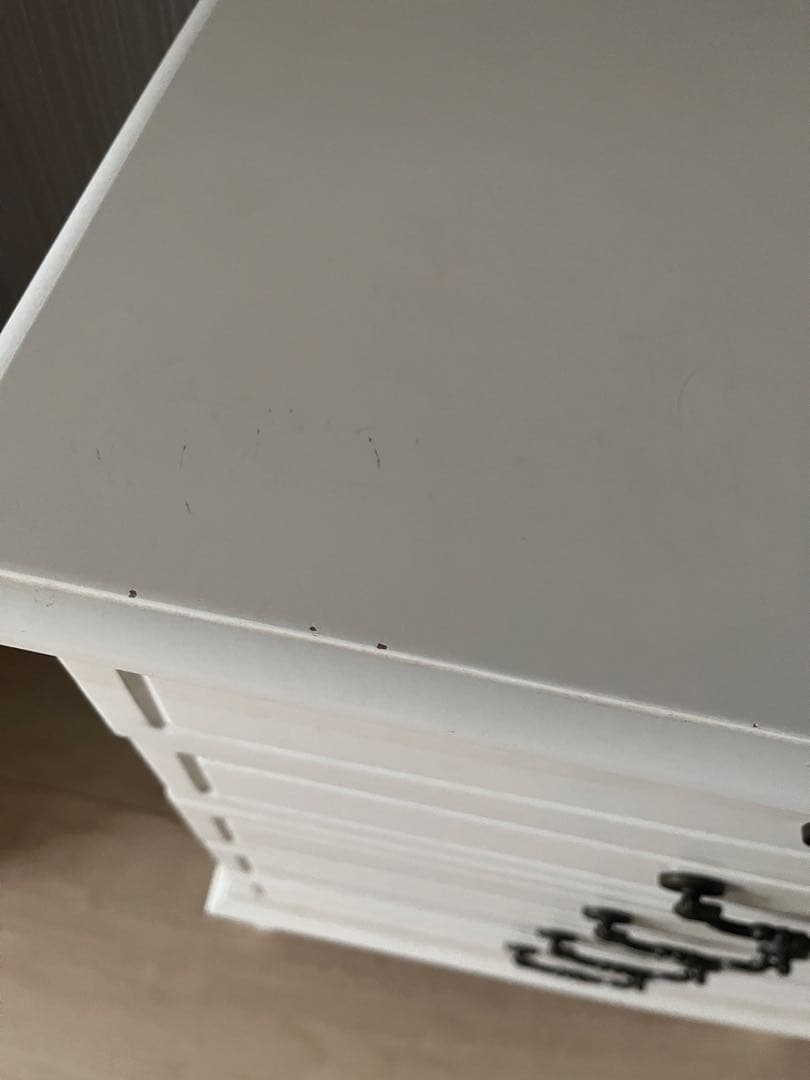 【ビーカンパニー】アンティーク調 5段チェスト（白）