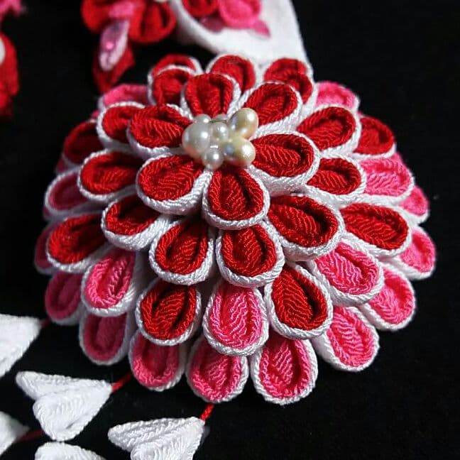 つまみ細工髪飾り 紅桃色 蝶 成人式 卒業式 七五三 ハンドメイド
