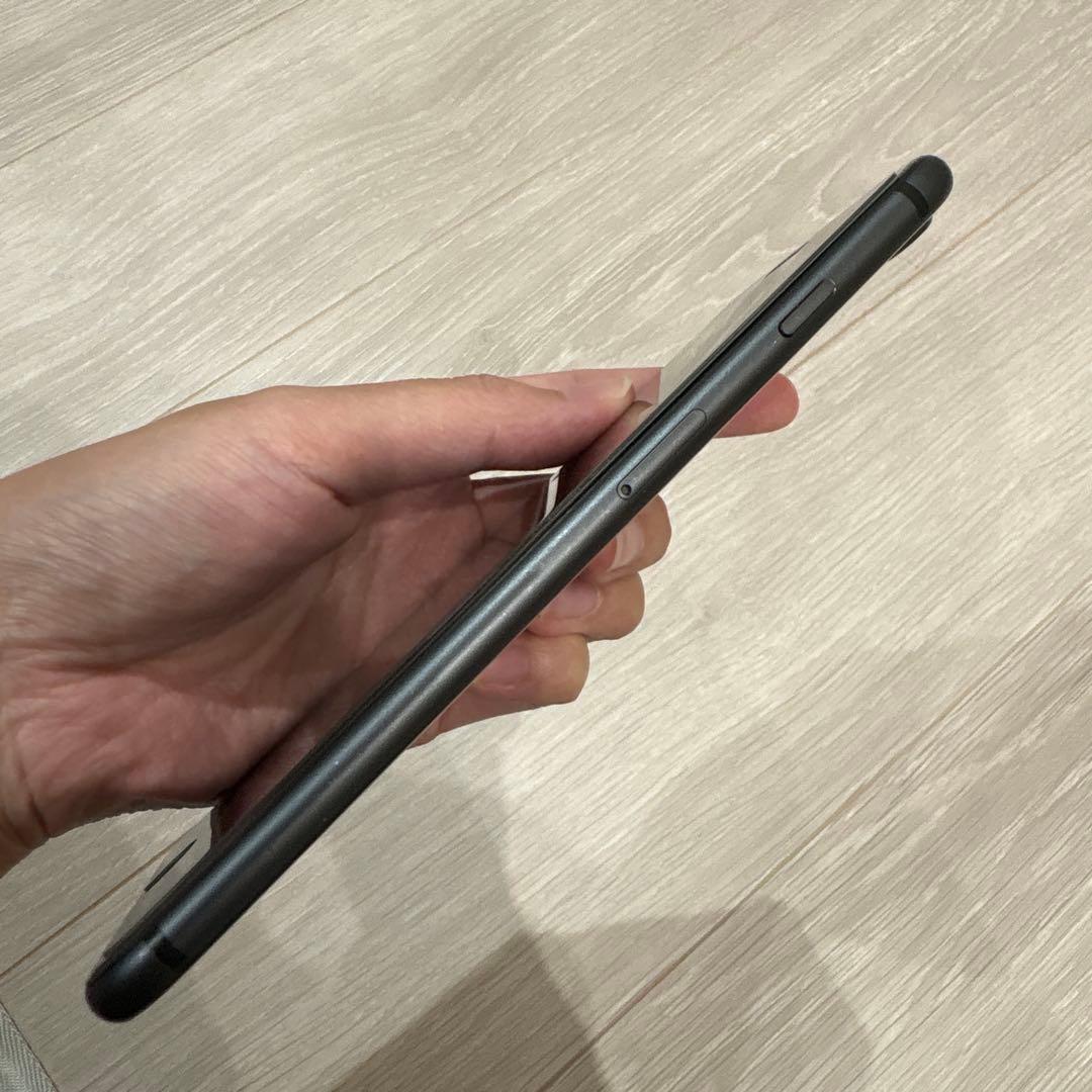 iPhone 8 Plus スペースグレイ 64GB SIMフリー