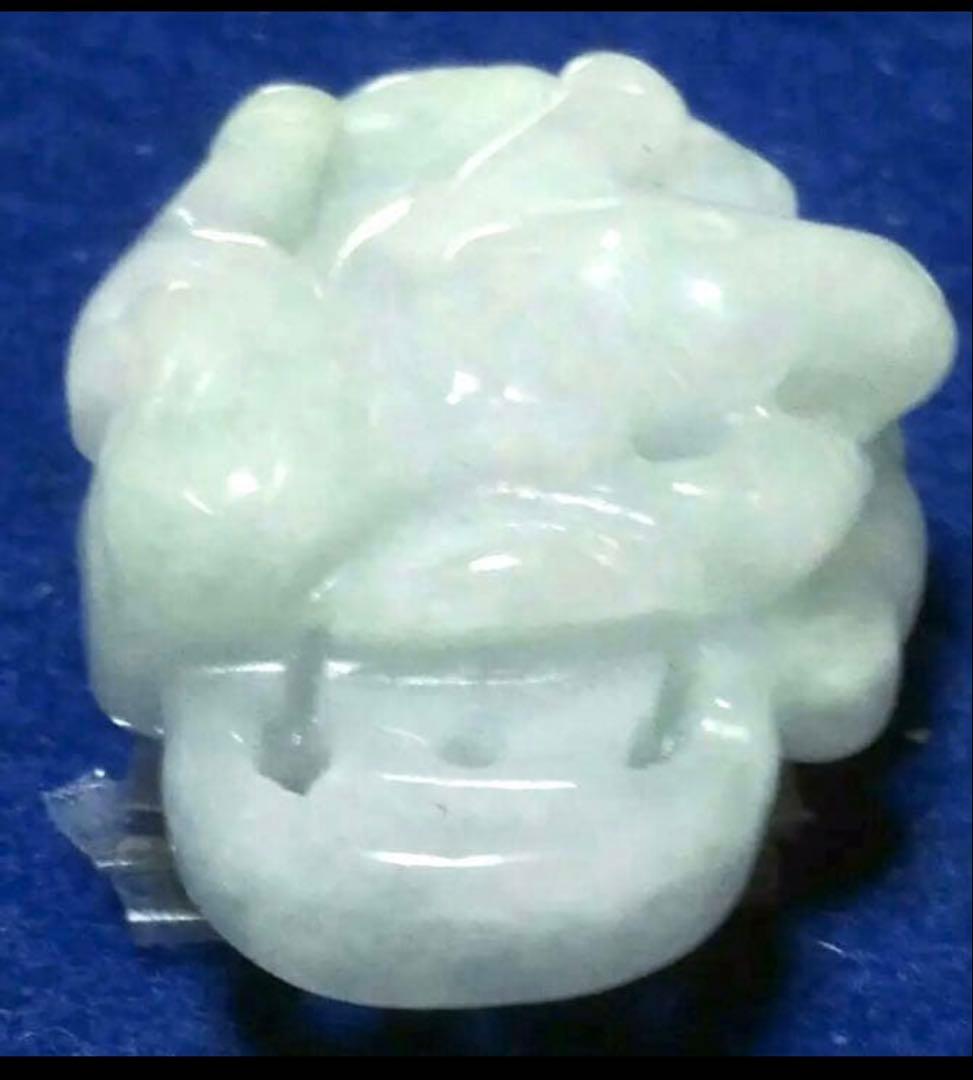 天然翡翠　金運の牛　ネックレス　新品