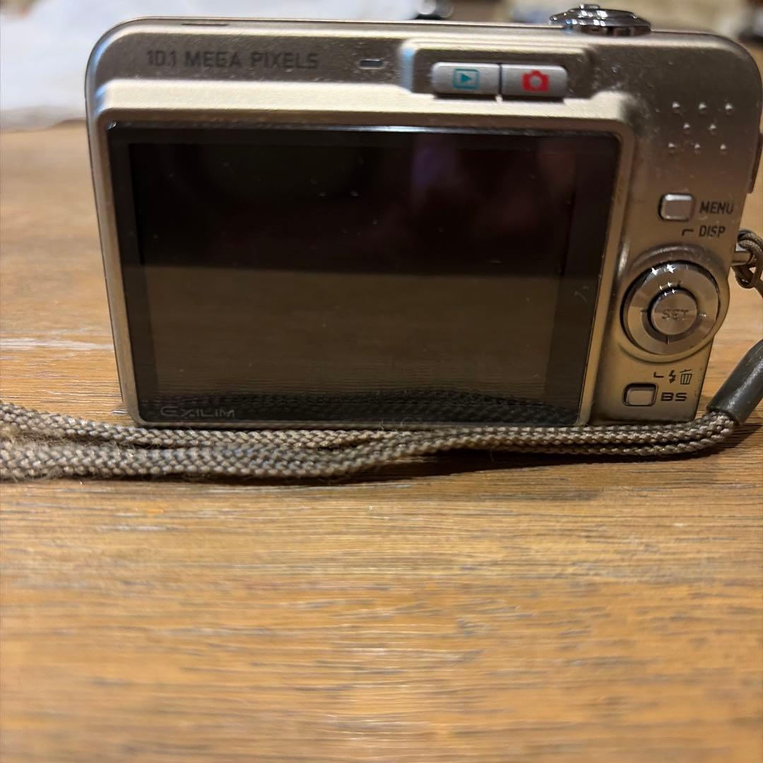 CASIO EXILIM EX-Z1050 シルバー コンパクトデジタルカメラ