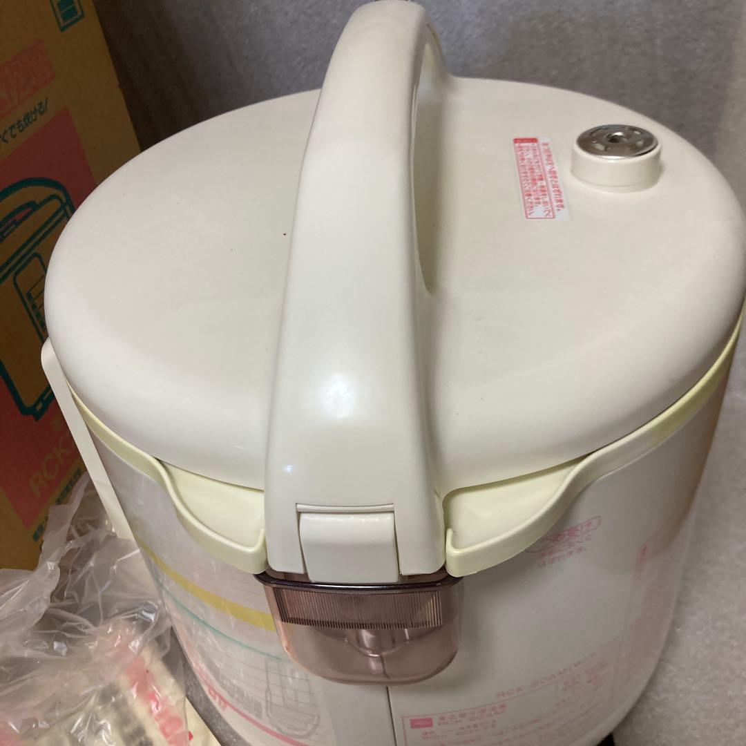 【1回使用】TOSHIBA 炊飯器 RCK20AM(W) ホワイト　昭和レトロ