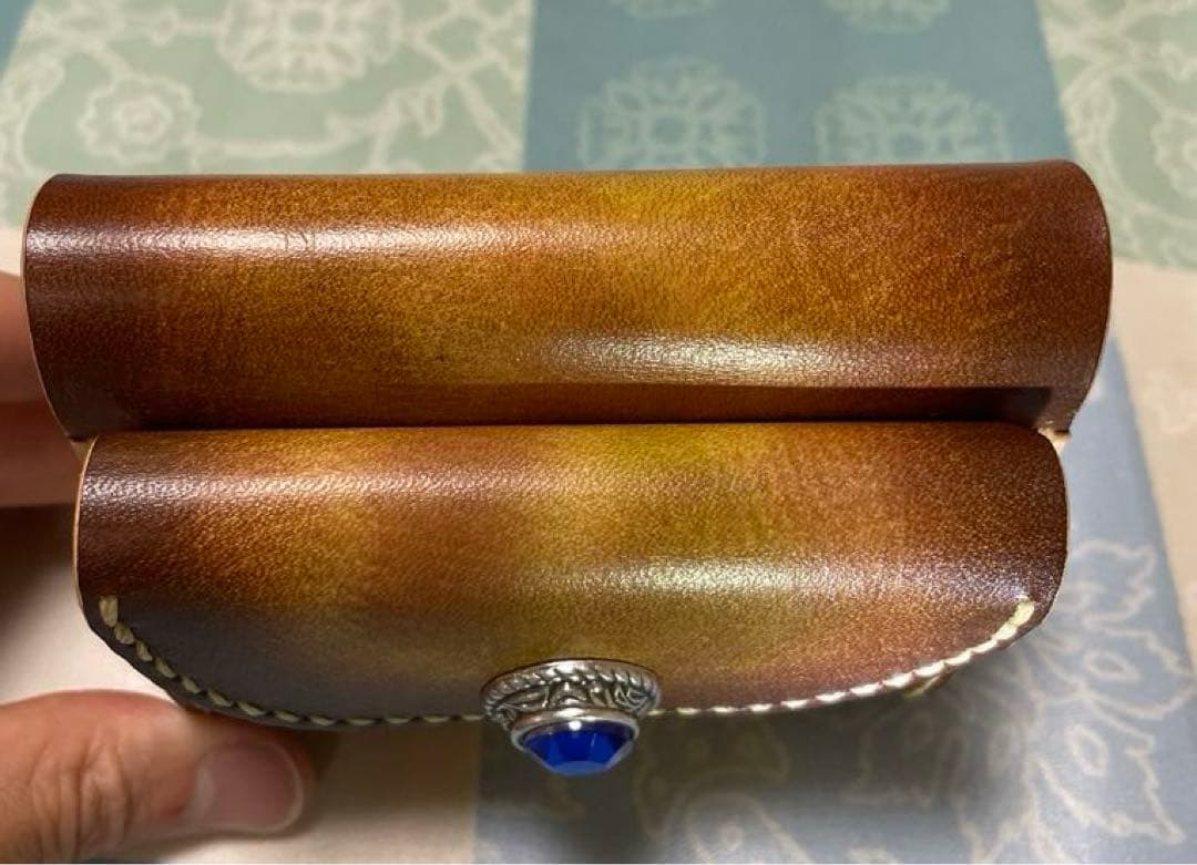 バタフライウォレット　コンパクト　手染め　ハンドメイド　本革　コンチョ