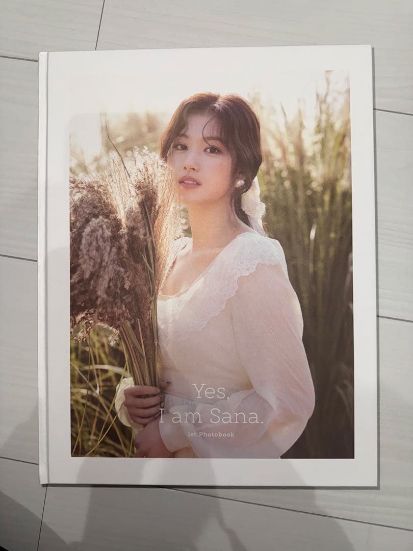 TWICE SANA Photobook Yes, I am SANA 写真集