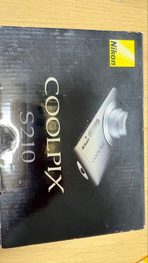 Nikon COOLPIX シルバー デジタルカメラ