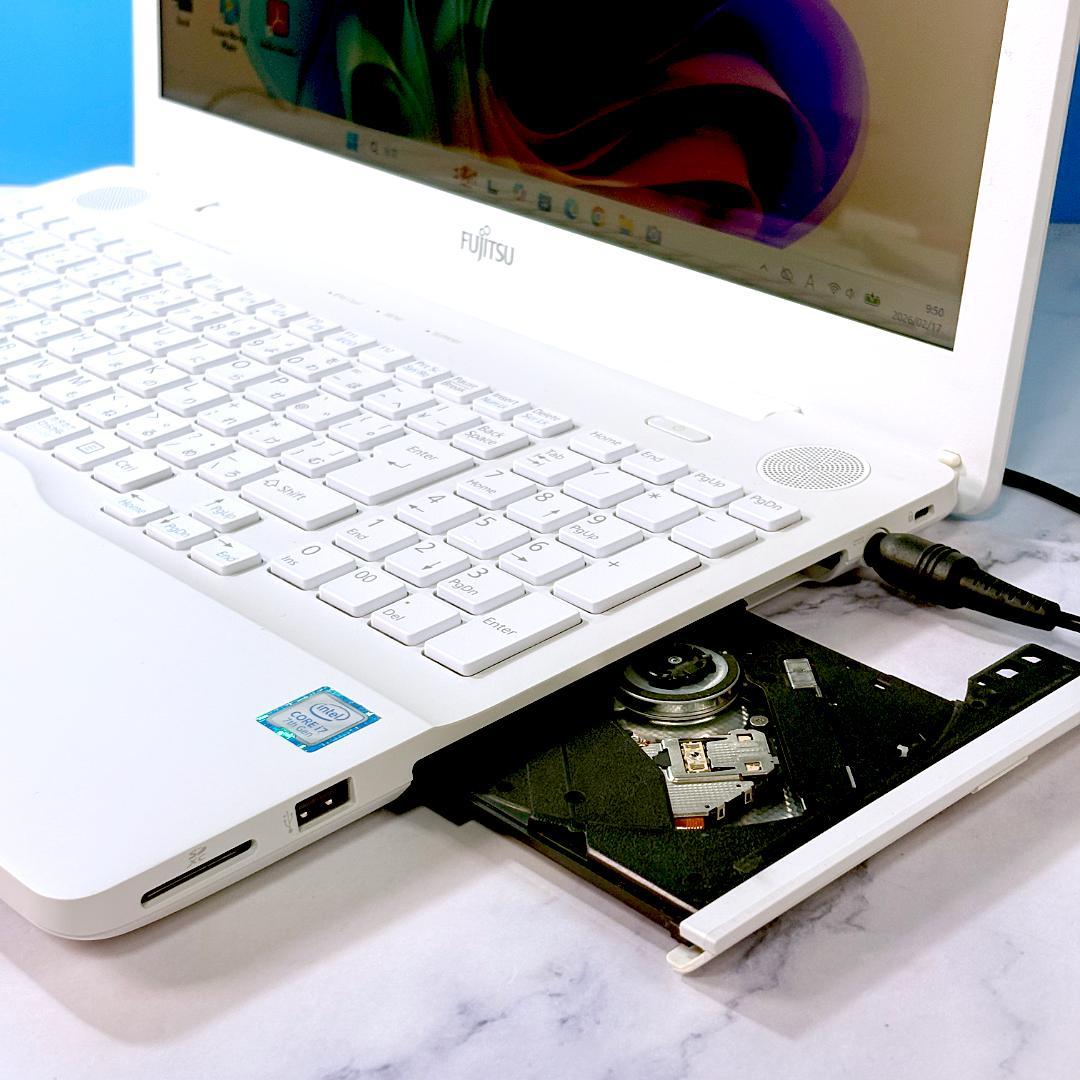 美品☆Corei7・8GB・SSD・MSOffice付 ホワイト ノートパソコン