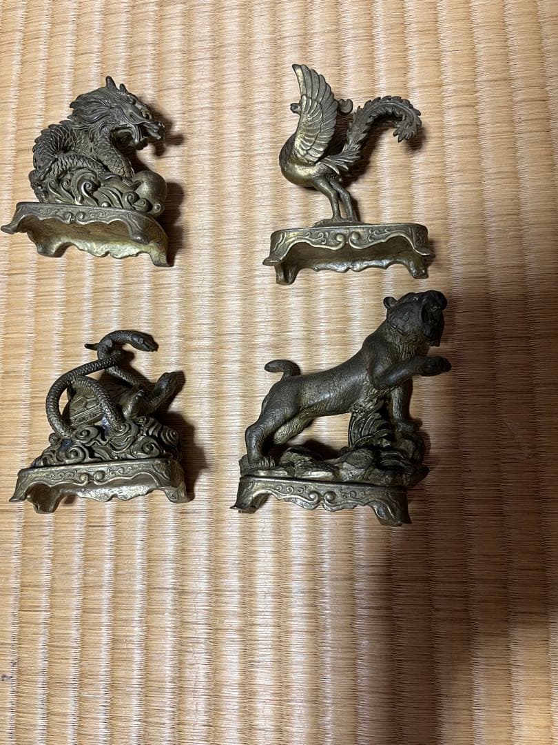 四神　置物