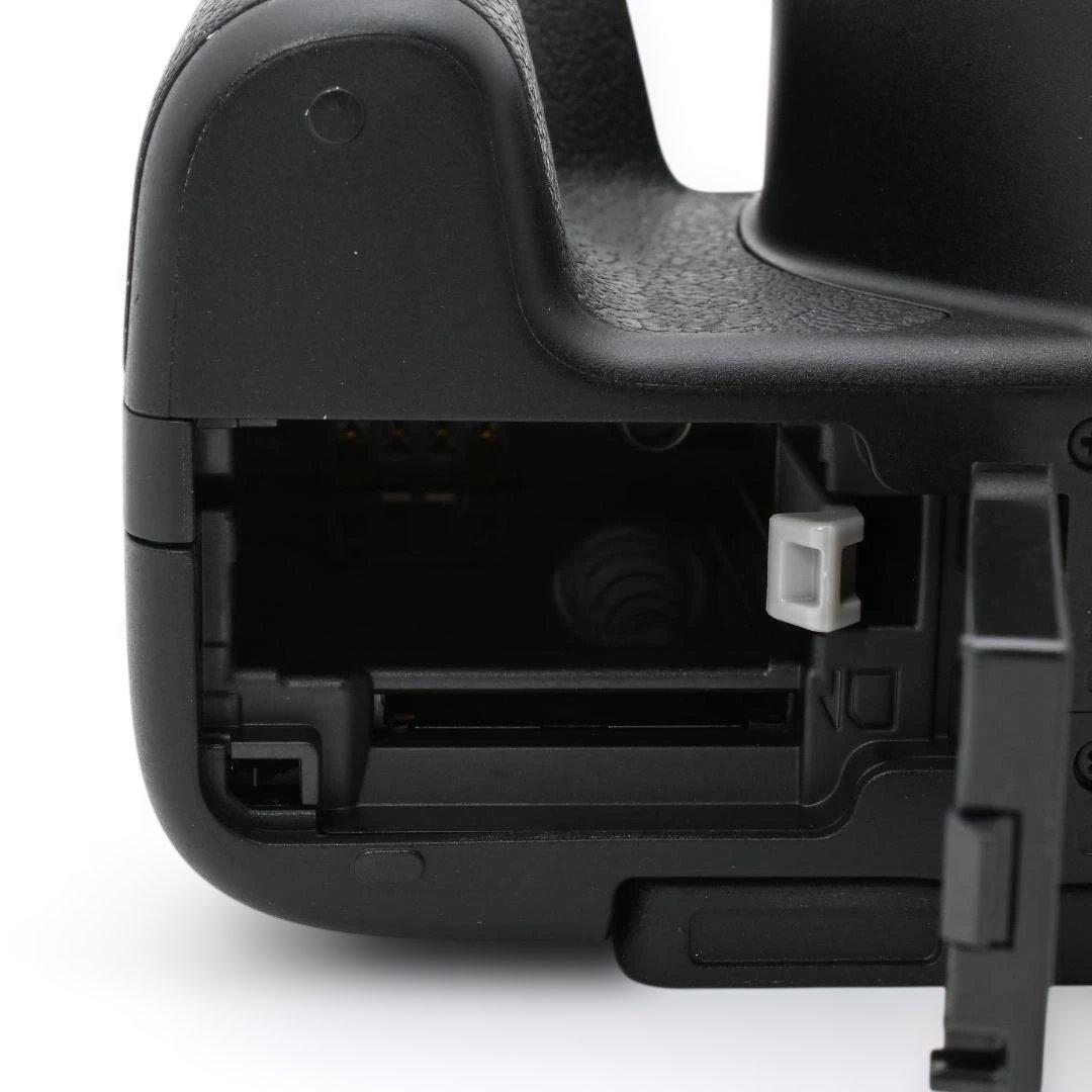 【ショット数：1000回未満】Canon EOS Kiss X10 ズームキット