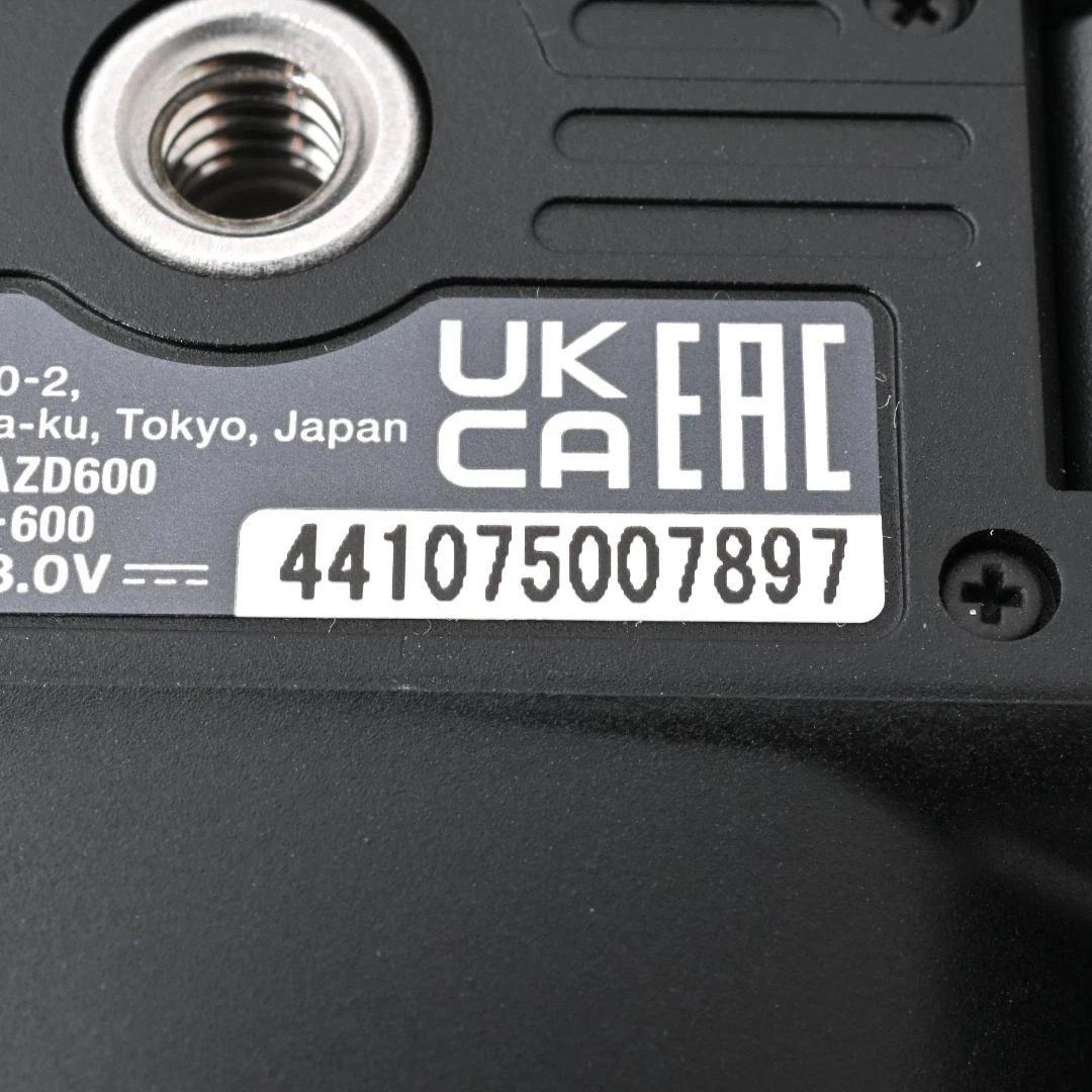 【ショット数：1000回未満】Canon EOS Kiss X10 ズームキット