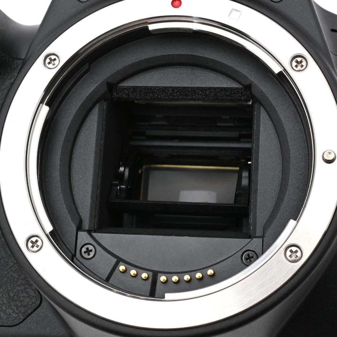 【ショット数：1000回未満】Canon EOS Kiss X10 ズームキット