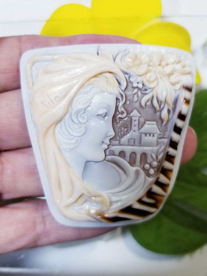 KS-979 【ジュセッペ・ロンバルド作】三層　天然シェルカメオルース