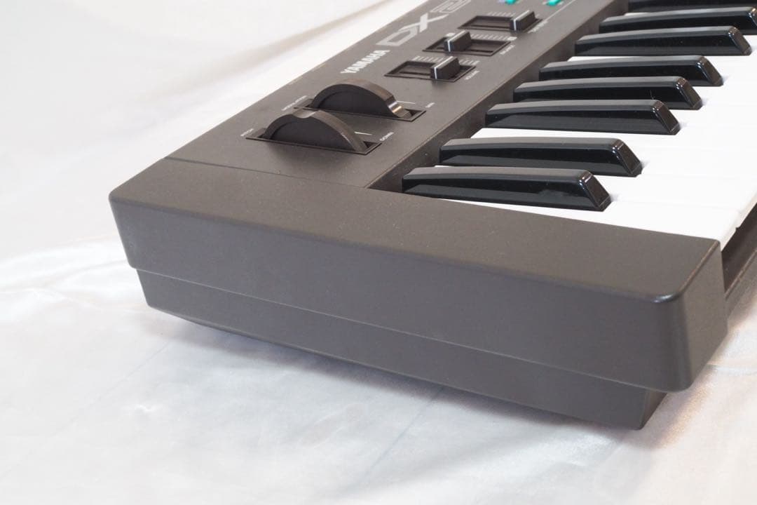 YAMAHA DX21 シンセサイザー