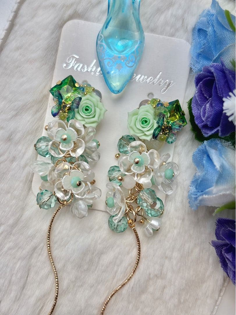 薔薇ビジュー♡じゃらじゃらピアス/イヤリング✩*¨
