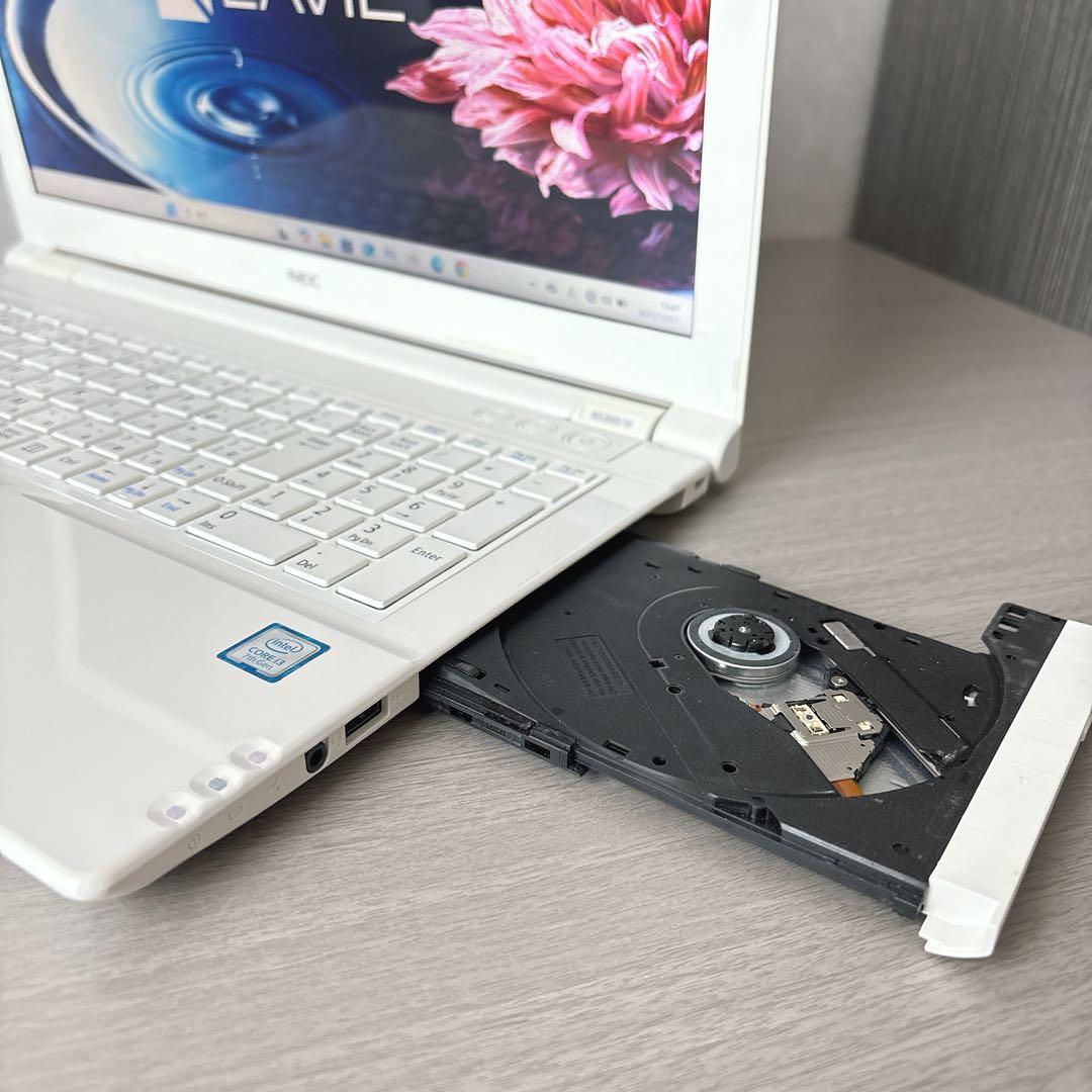 SSD搭載で快適動作 NEC LAVIE ノートパソコン