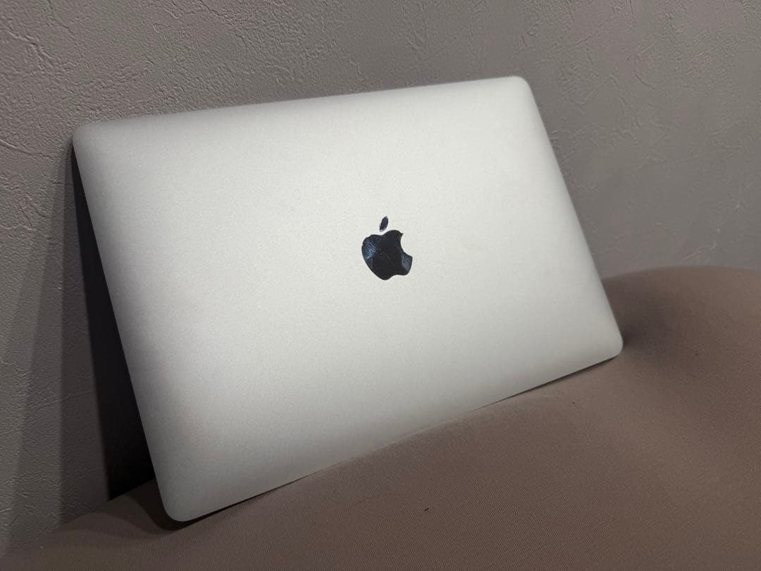 MacBook Air シルバー 13.3インチ　M1 2020
