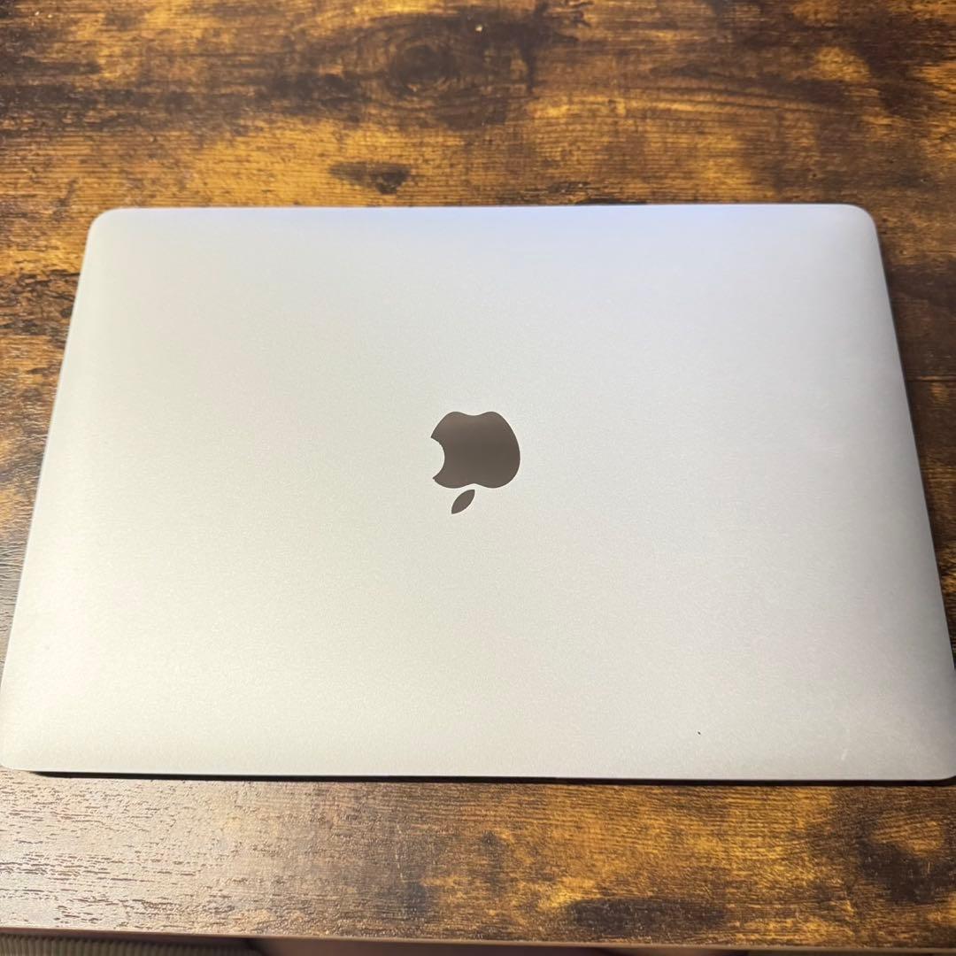 MacBook Air シルバー 13.3インチ　M1 2020