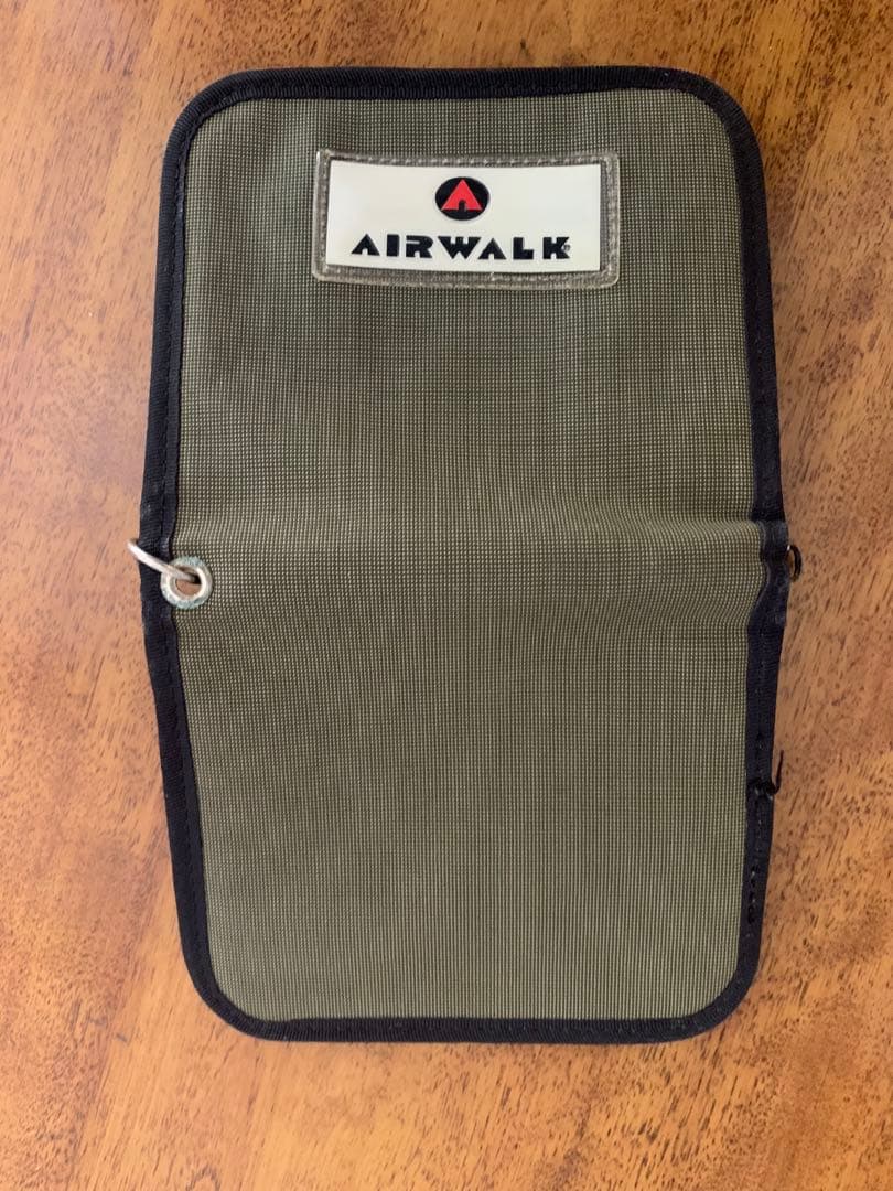 AIRWALK二つ折り財布・カーキ色布地・1990年代ヴィンテージ