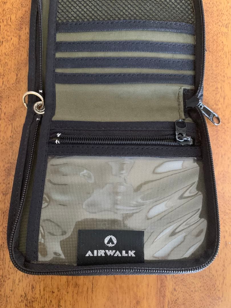 AIRWALK二つ折り財布・カーキ色布地・1990年代ヴィンテージ