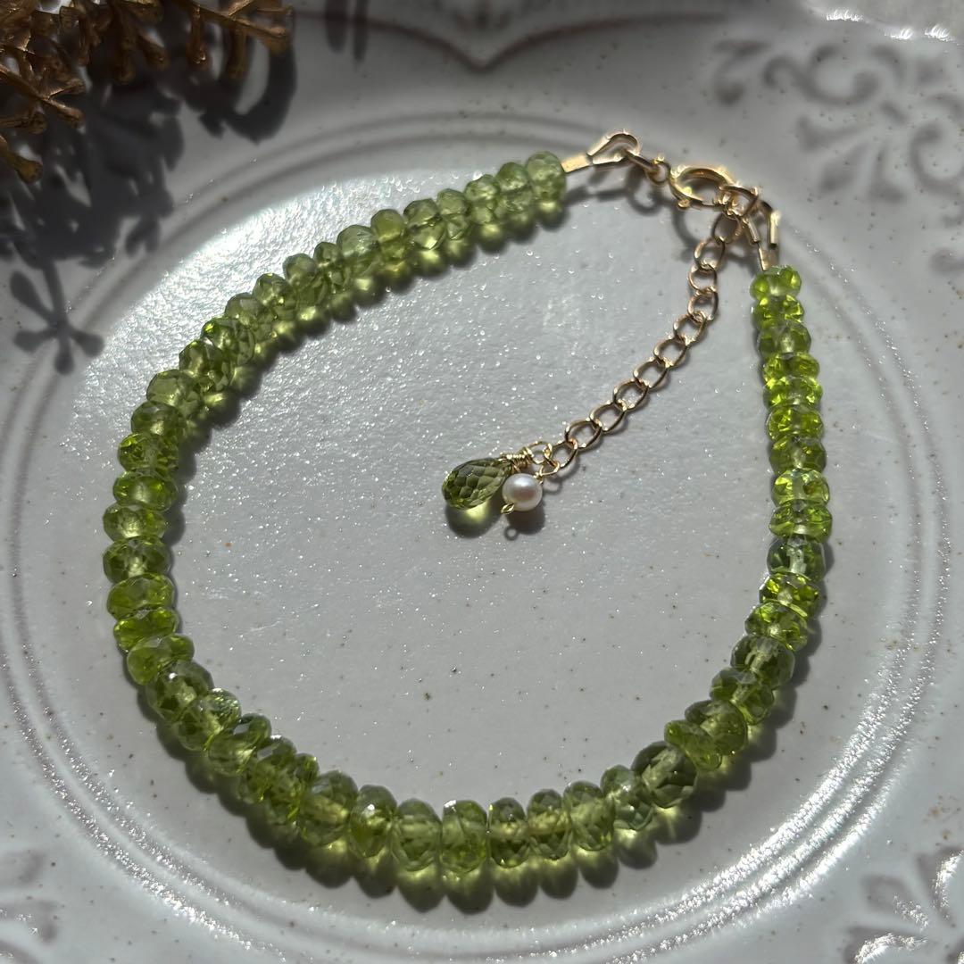 《新緑》ペリドット✴︎14kgfワイヤーブレスレットB197