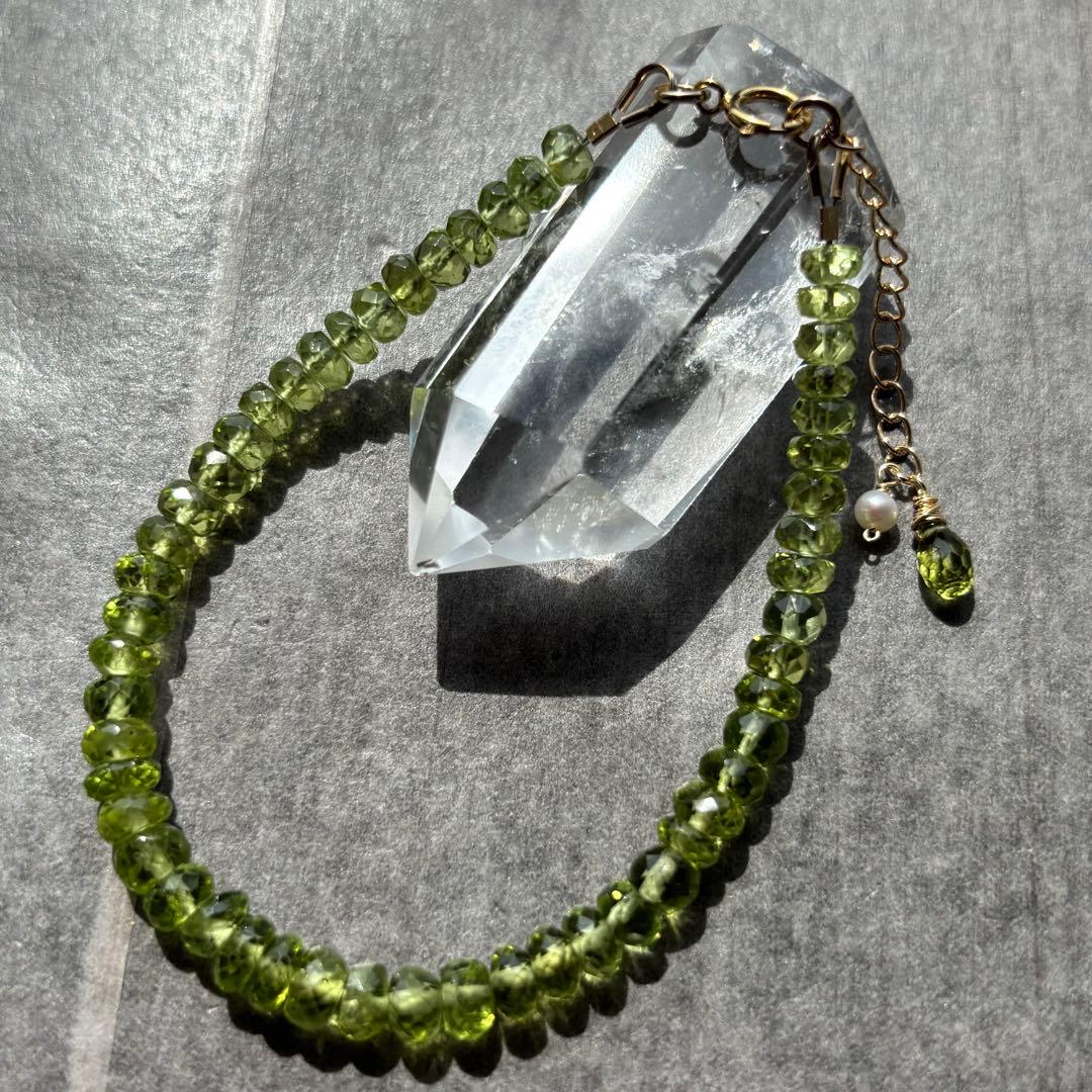《新緑》ペリドット✴︎14kgfワイヤーブレスレットB197
