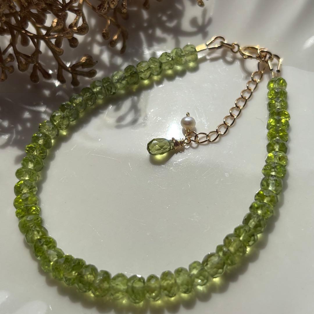 《新緑》ペリドット✴︎14kgfワイヤーブレスレットB197