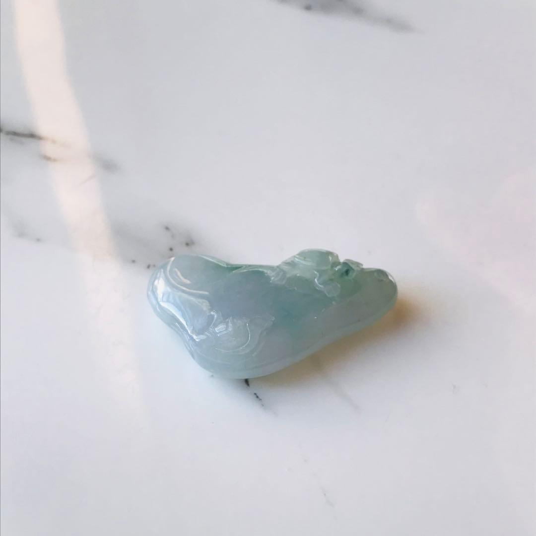 [P280-004］ 翡翠　ペンダントトップ　ミャンマー産　カービング　亀