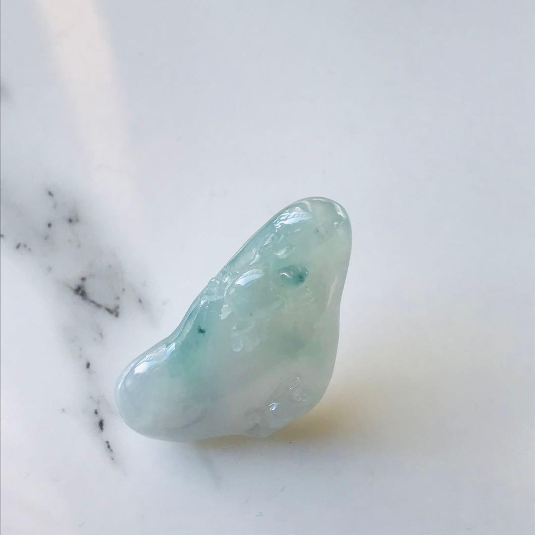 [P280-004］ 翡翠　ペンダントトップ　ミャンマー産　カービング　亀