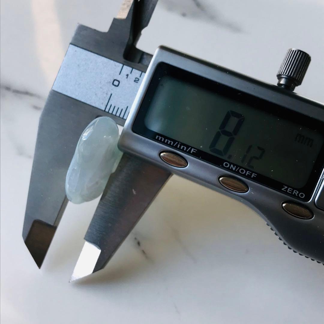 [P280-004］ 翡翠　ペンダントトップ　ミャンマー産　カービング　亀