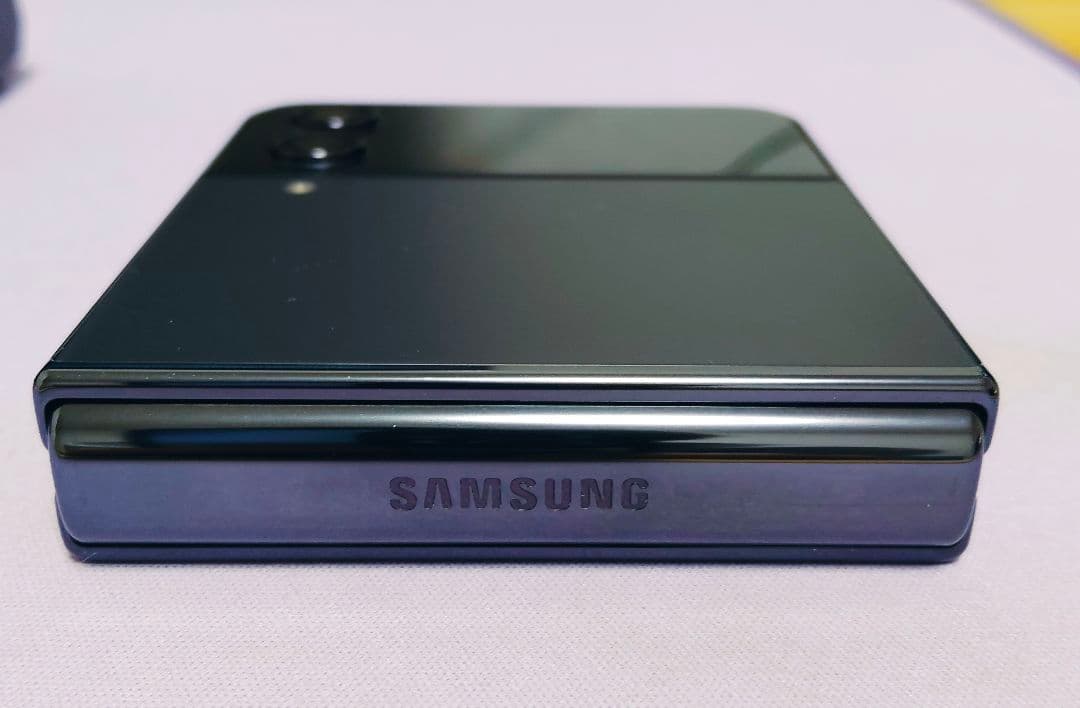 美品 GalaxyZFlip4 128GB グラファイトSIMフリー(ジャンク)