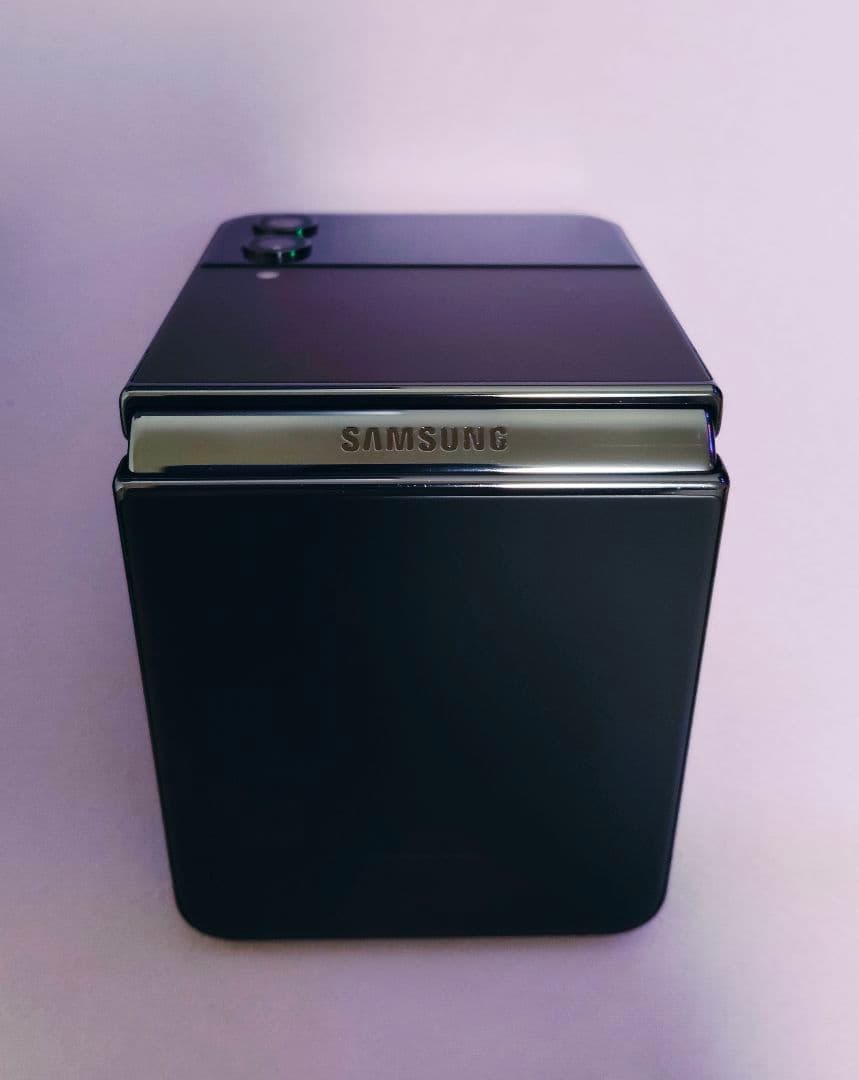 美品 GalaxyZFlip4 128GB グラファイトSIMフリー(ジャンク)