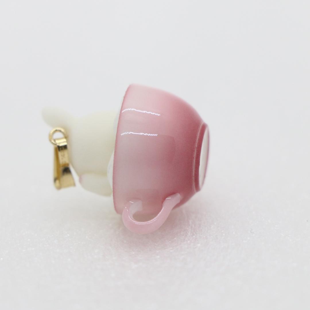 【ハンドメイド】バニーカフェ：洗顔うさぎのカップペンダント（ピンク）