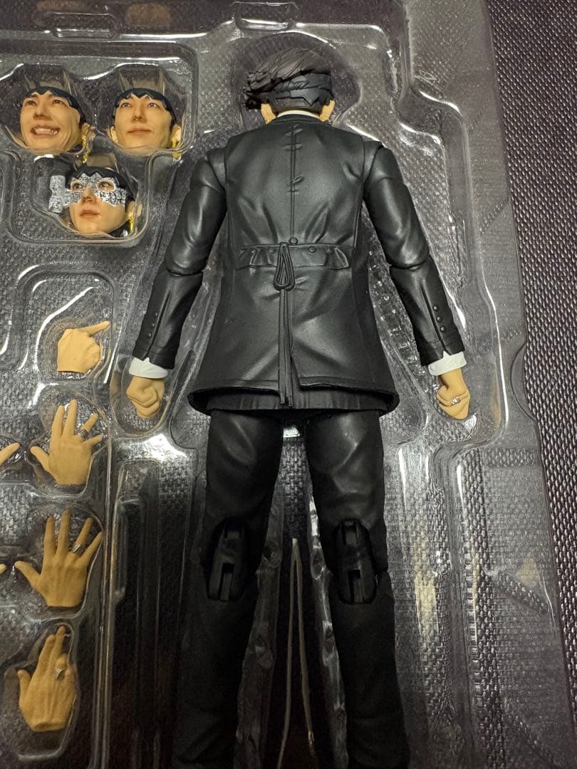 フィギュアーツ　岸辺露伴　高橋一生　ジョジョの奇妙な冒険