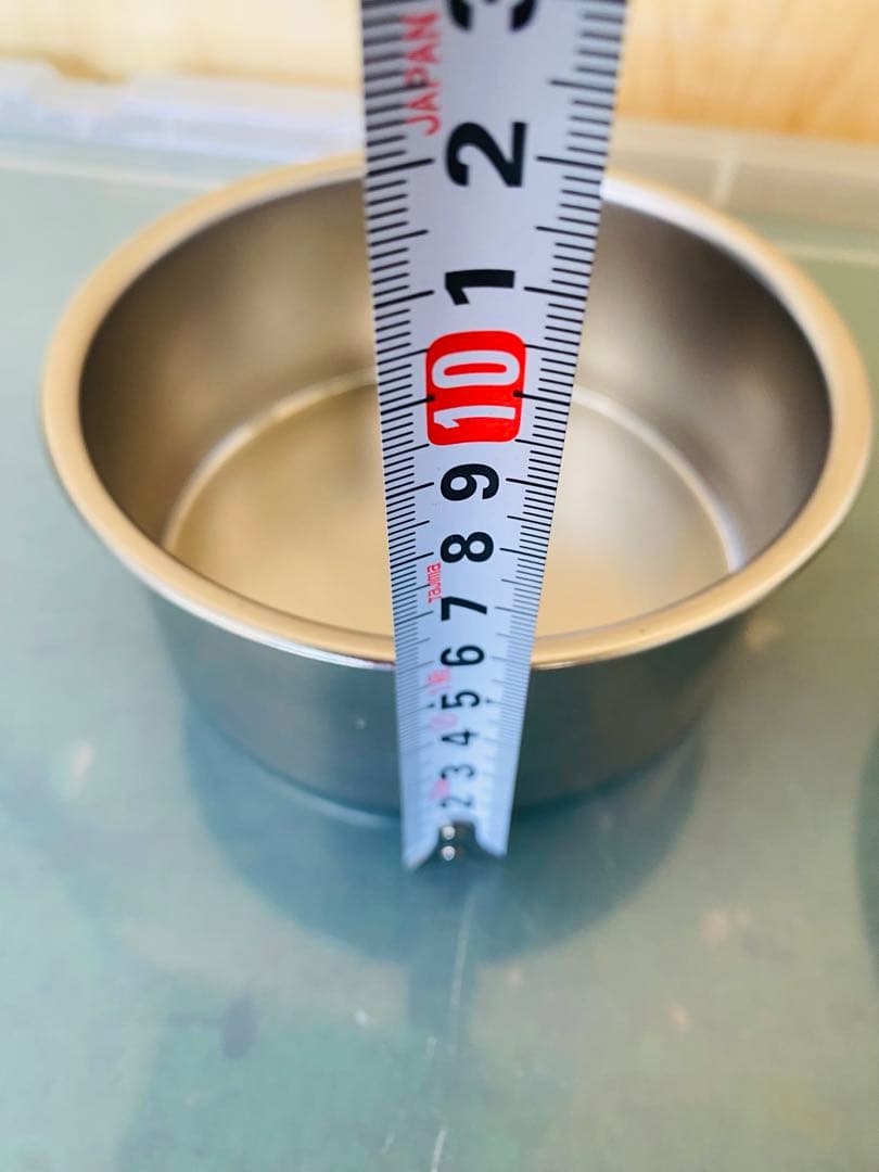 様々な種類のクッキー型とベーキ ング用品セット