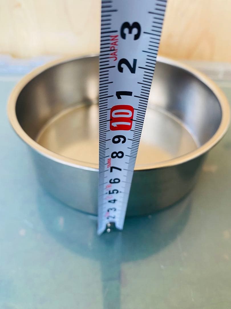 様々な種類のクッキー型とベーキ ング用品セット