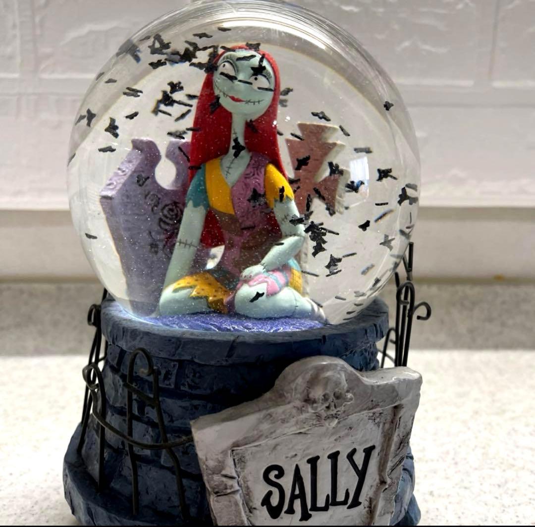 ディズニー ナイトメアービフォアクリスマス スノードーム サリー