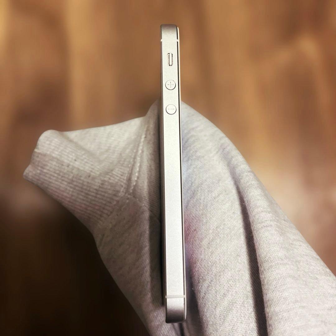 【美品】iPhoneSE 64GB シルバー SIMフリー バッテリー100%！