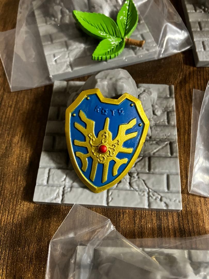 ドラクエ　びっくらたまご　コンプ　全7種　ロトの剣　ロトの盾　ドラゴンクエスト