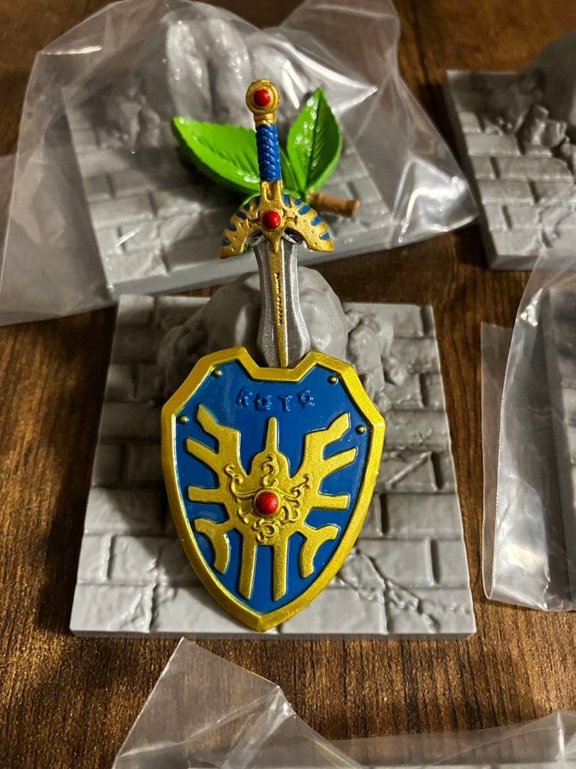 ドラクエ　びっくらたまご　コンプ　全7種　ロトの剣　ロトの盾　ドラゴンクエスト