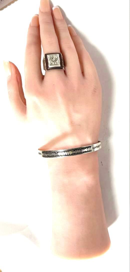 トゥアレグ族　ハンドメイド　さシルバーブレスレット