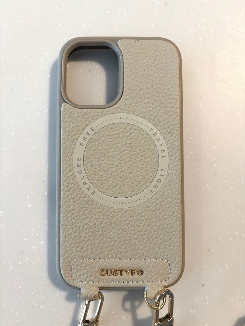 custype iphone16 ケース ホワイト　ベージュ