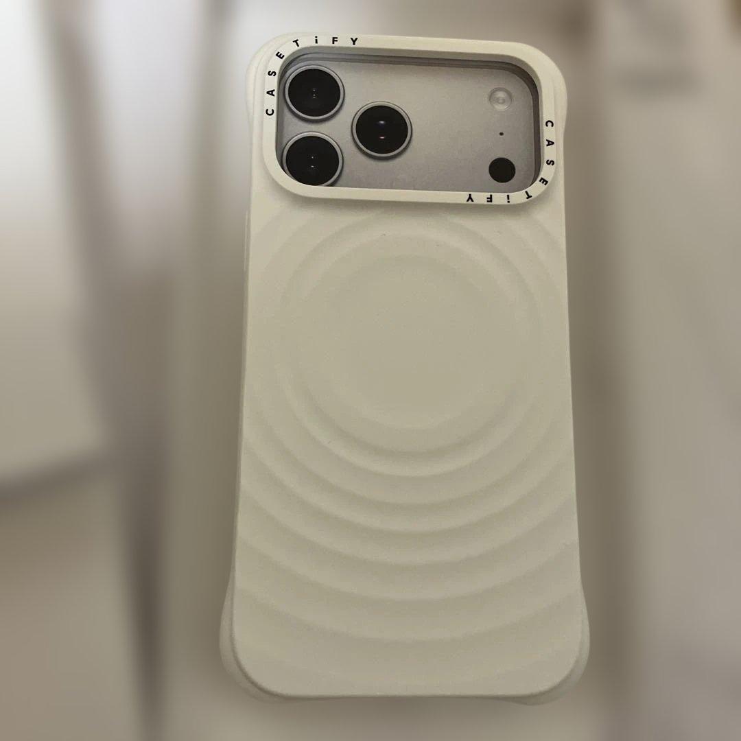 Casetify Essentials ホワイトケース17PROMAX