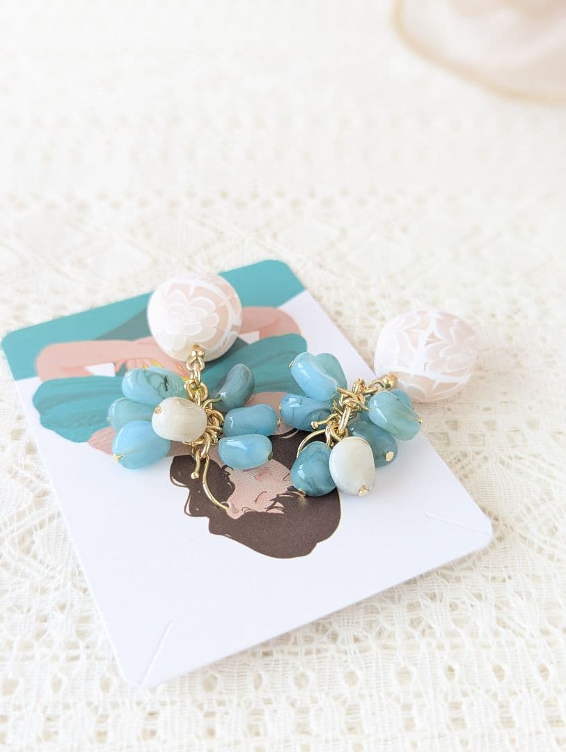 ミントさま専用　フックピアス〈華・胡粉グラデ&Stone〉