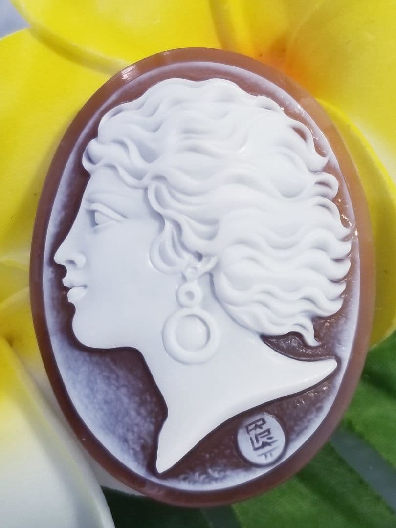 KS-206 【カルロ・パルラーティ作】天然シェルカメオルース