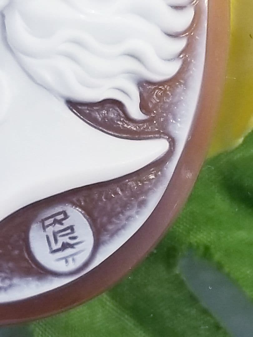 KS-206 【カルロ・パルラーティ作】天然シェルカメオルース