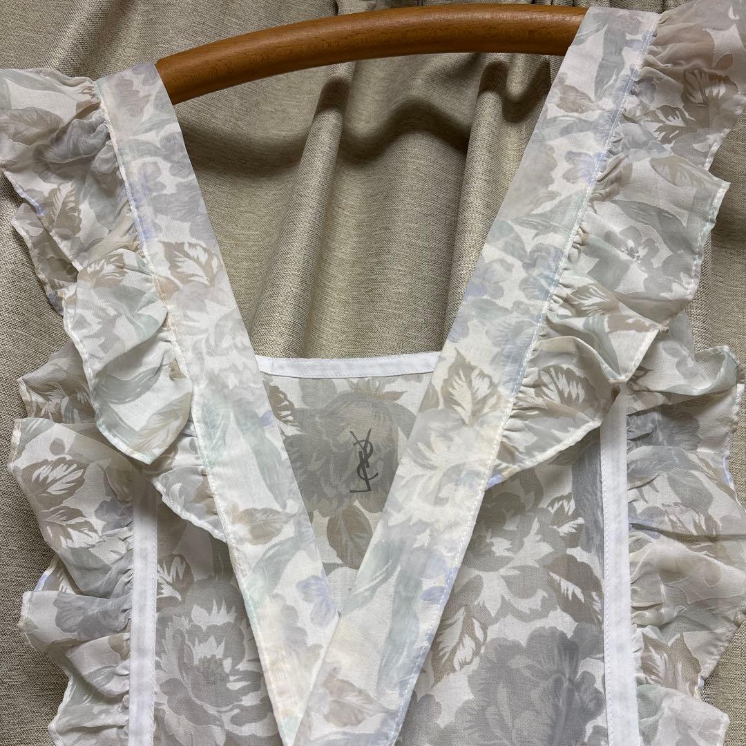 YSL フリル付き花柄エプロン