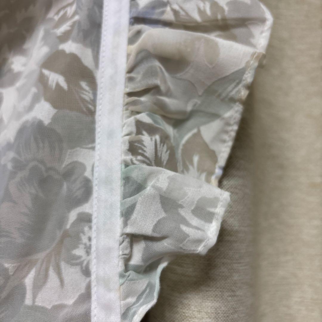 YSL フリル付き花柄エプロン